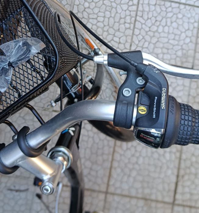 Vendo bicicleta nova