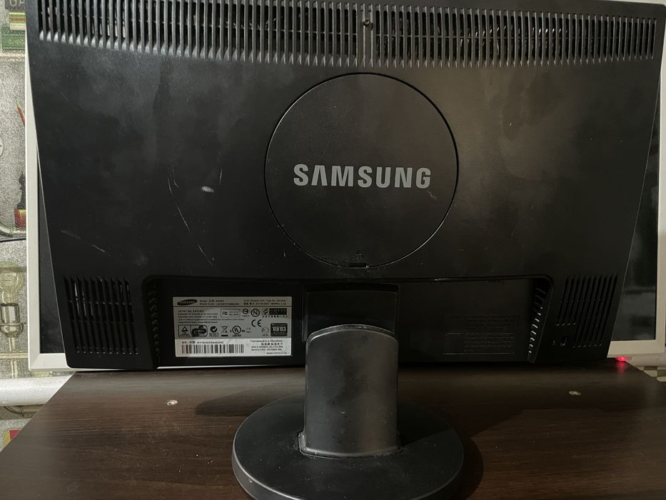 Монитор samaung 18,5