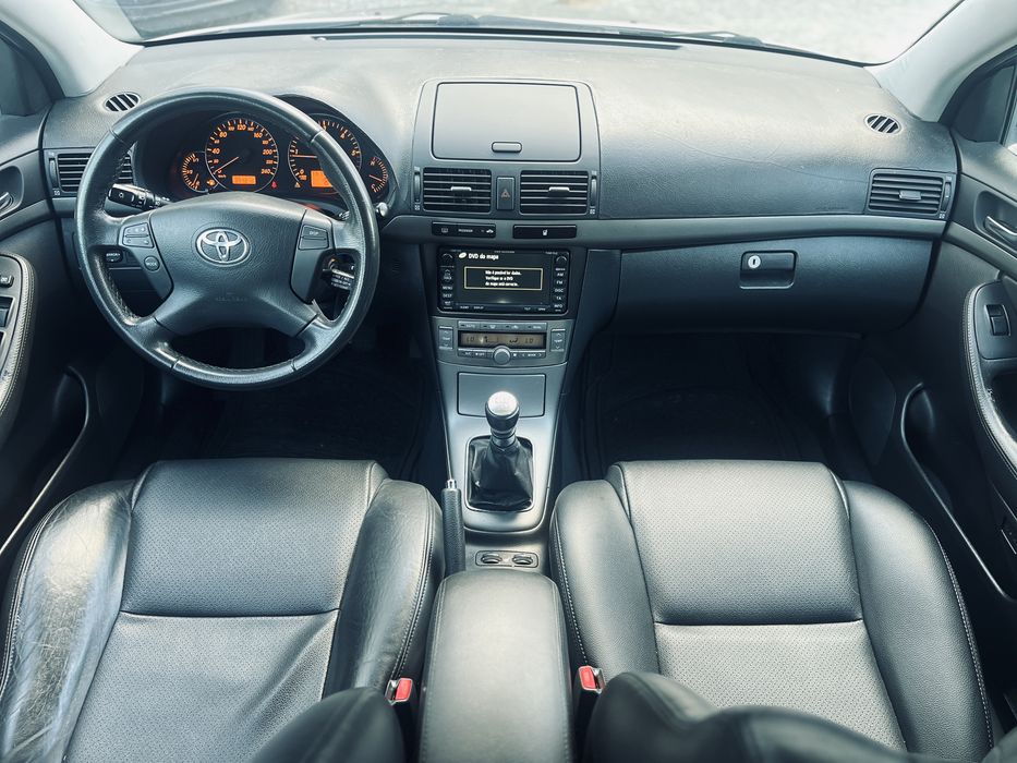 Toyota Avensis 2.0D4d sol - Ano 2007/05