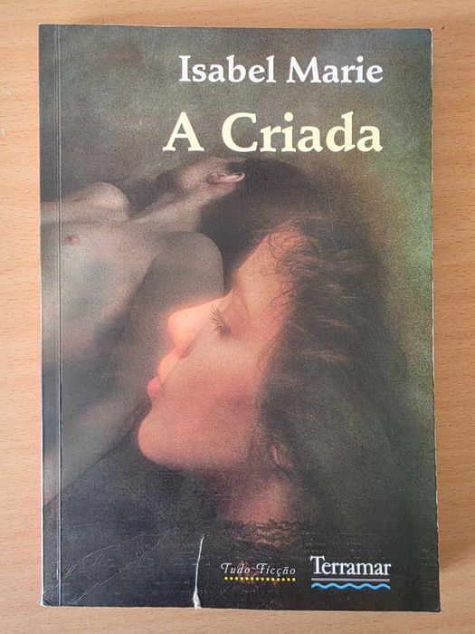 Livro "A Criada" de Isabel Marie