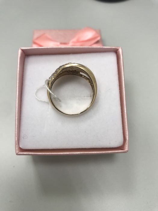 Золотое кольцо 585 пробы масса 5.72 с камнями в форме кобры