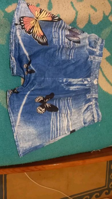 Calções a imitar a ganga