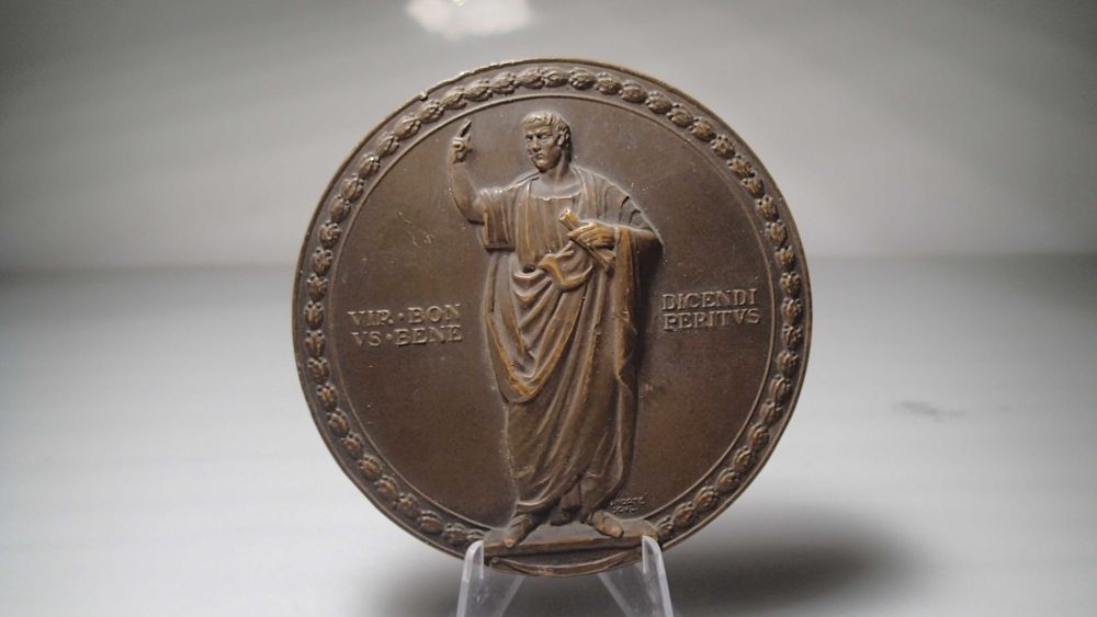 Medalha em Bronze  Cinquentenário da Faculdade de Direito