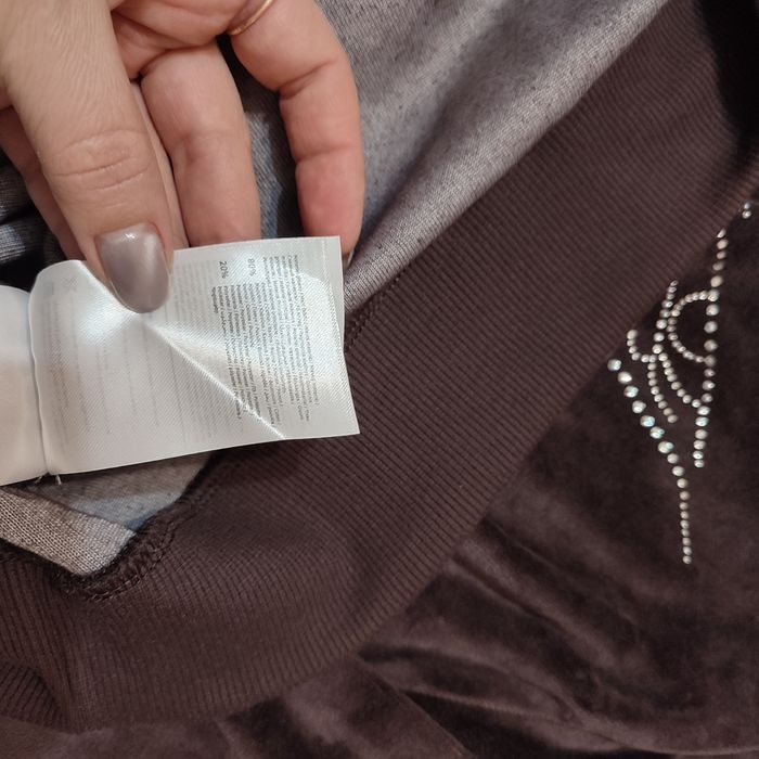 Нова кофта шоколадного кольору.