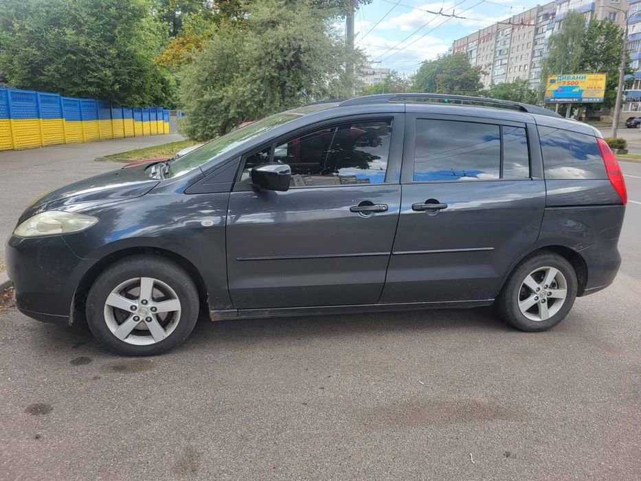 Mazda 5 мінівен