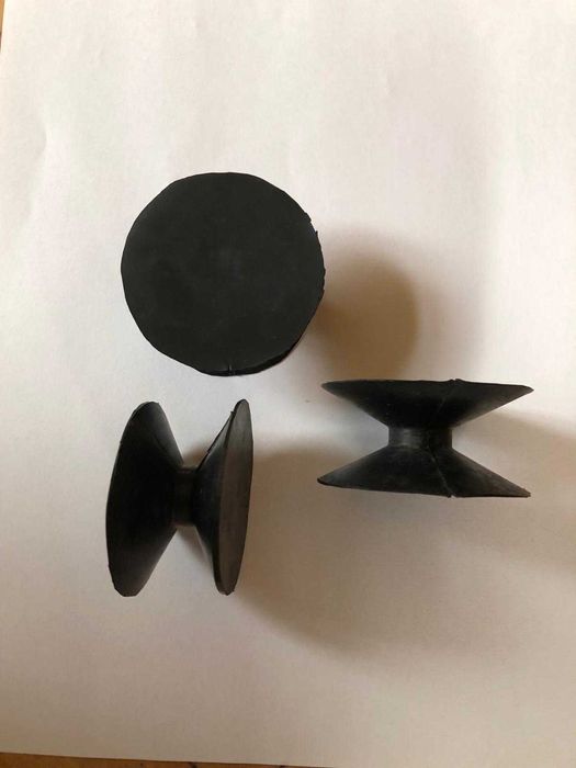 Gumowy amortyzator fi ok. 57-60 mm, wysokość  ok. 27 mm