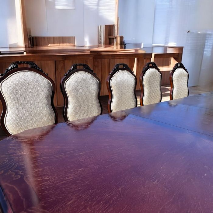 Piękny Komplet Stół Stanley w stylu Klasycznym i 12 krzeseł