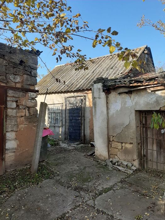 Продаж ділянки та будинка