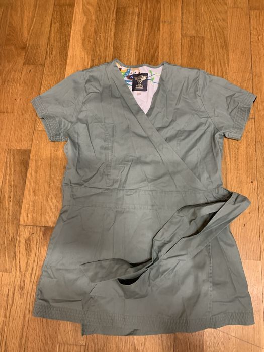 Медичний костюм InWhite, розмір 44, у гарному стані, колір оливковий