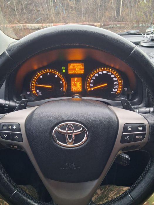 Продам тойота авенсіс