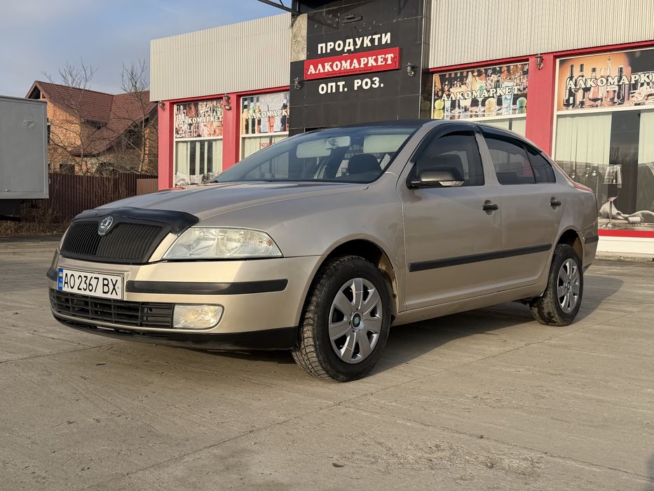 Skoda Octavia A-5 ( 1.6 MPI )