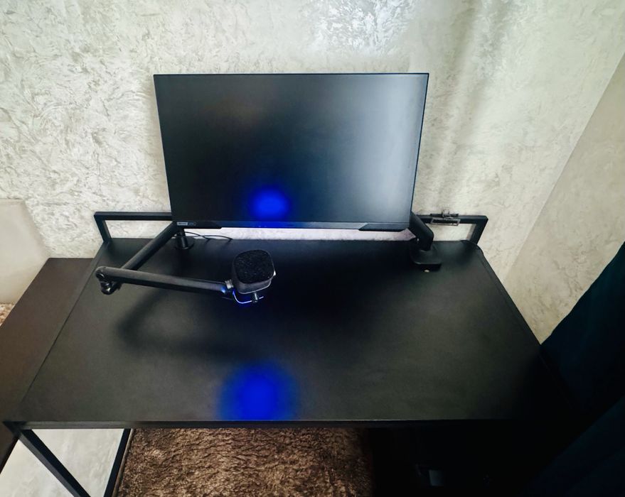 Стіл компʼютерний/письмовий