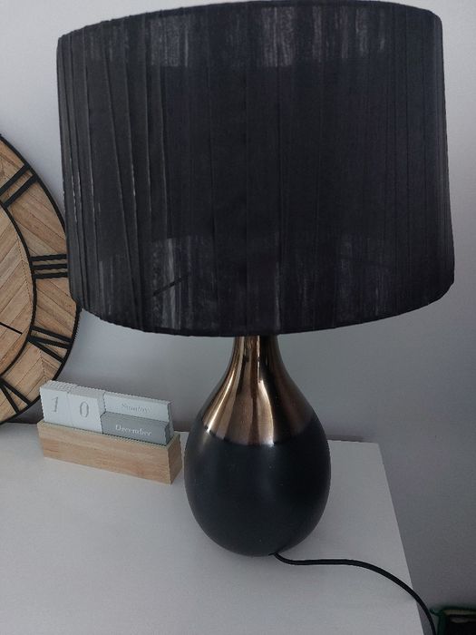 Lampa stołowa czarna złota