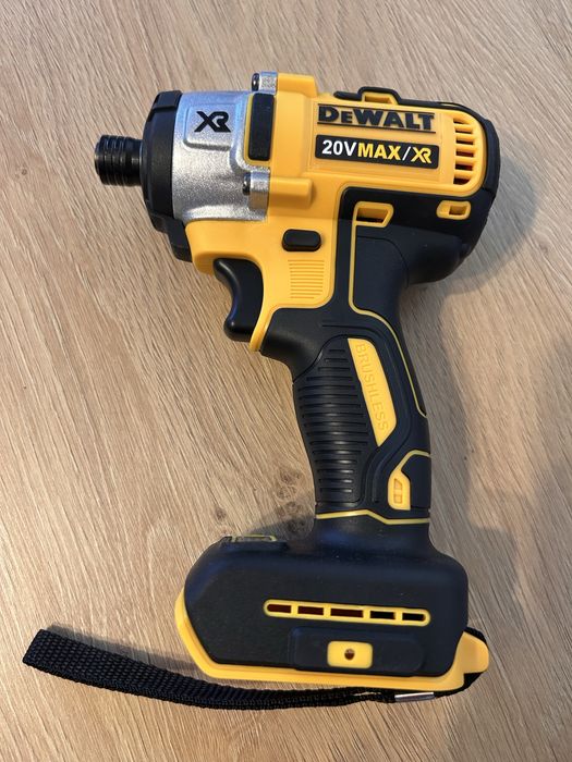 Wiertarko wkrętarka akumulatorowa DeWalt DCD796 lub zakrętarka DCF887