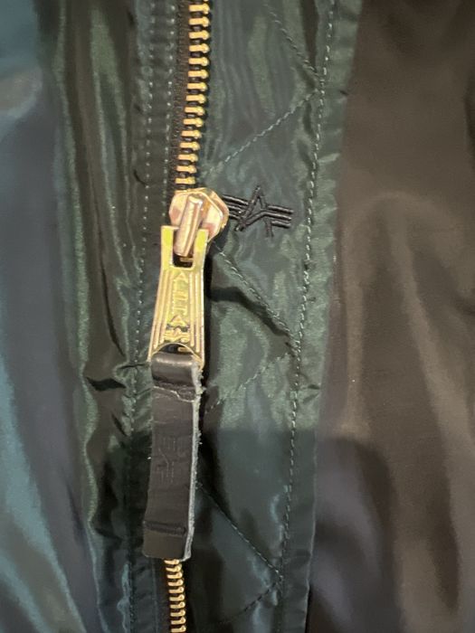 Бомбер-куртка Alpha industries