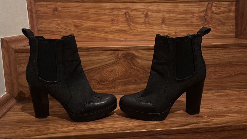 Botki na słupku 39 firmy G star