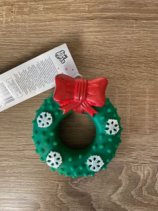 Zabawka dla psa świąteczna wianek piszcząca z piszczałką christmas