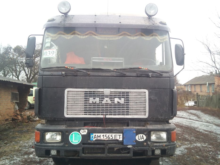 Ман самосвал з прицепом самосвалом