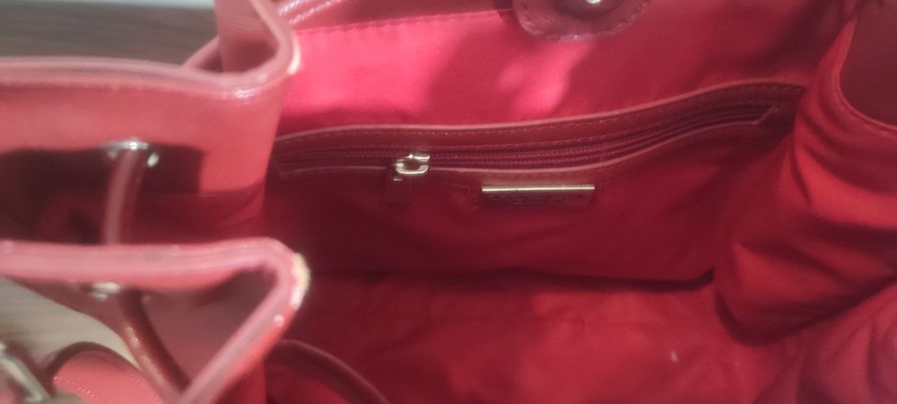 Vendo carteira vermelha