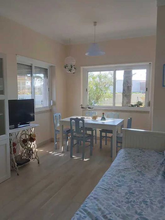 cadeiras muito bonitas em segunda mão