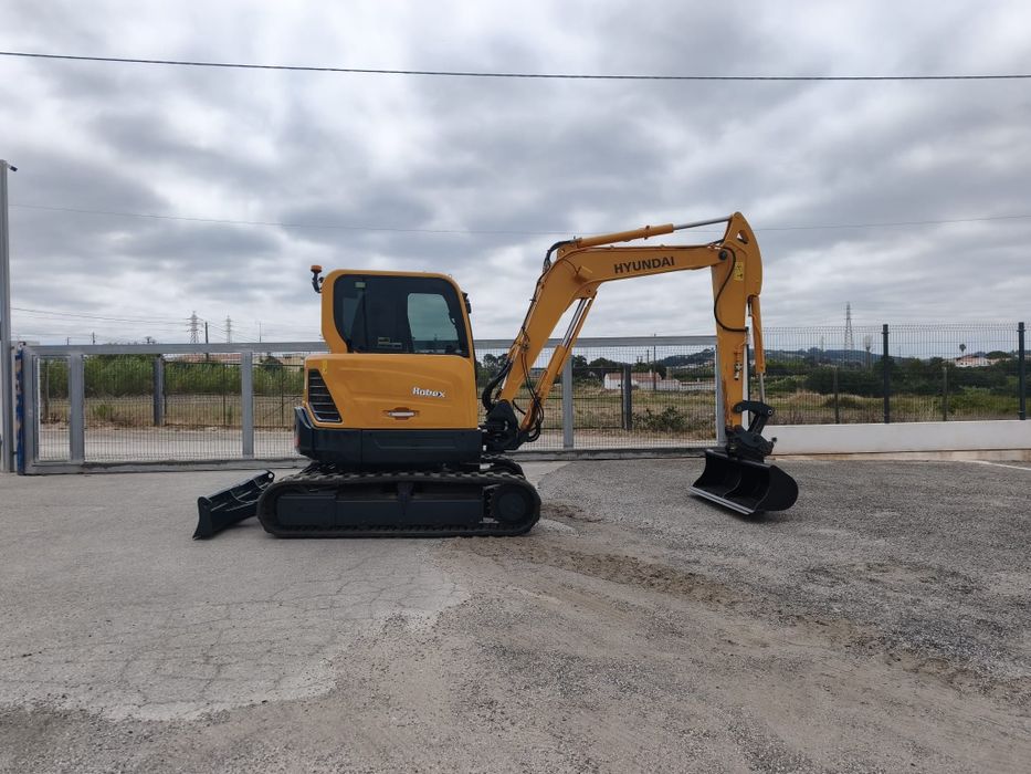 Mini giratória Hyundai robex 60cr-9a