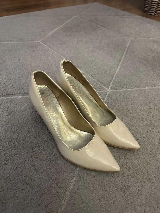 Ecru/ kremowe szpilki r. 39