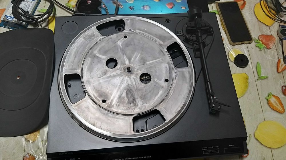 gira discos Onkyo CP 1200A
