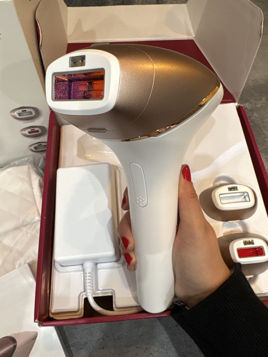 Philips Lumea IPL Hair Removal 9000 BRI955