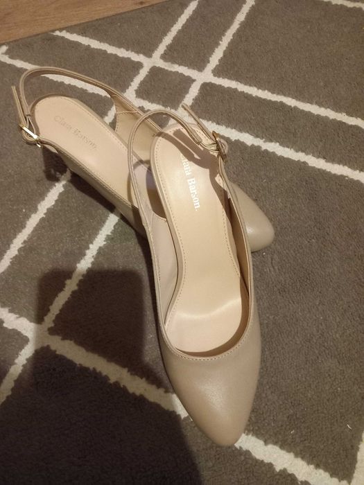 Sprzedam buty na obcasie