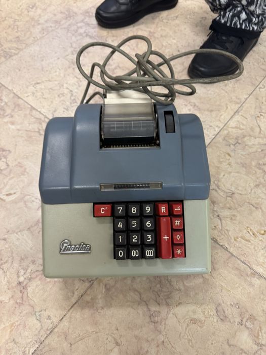 Maquina de calcular antiga