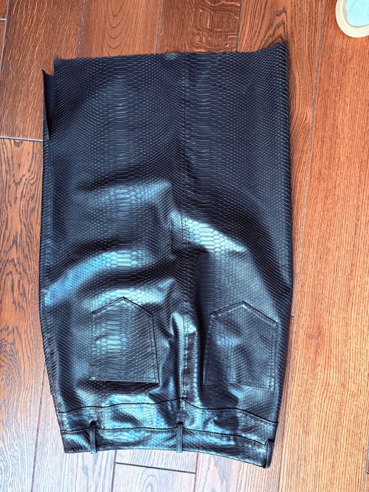 Spódnica z eko skóry