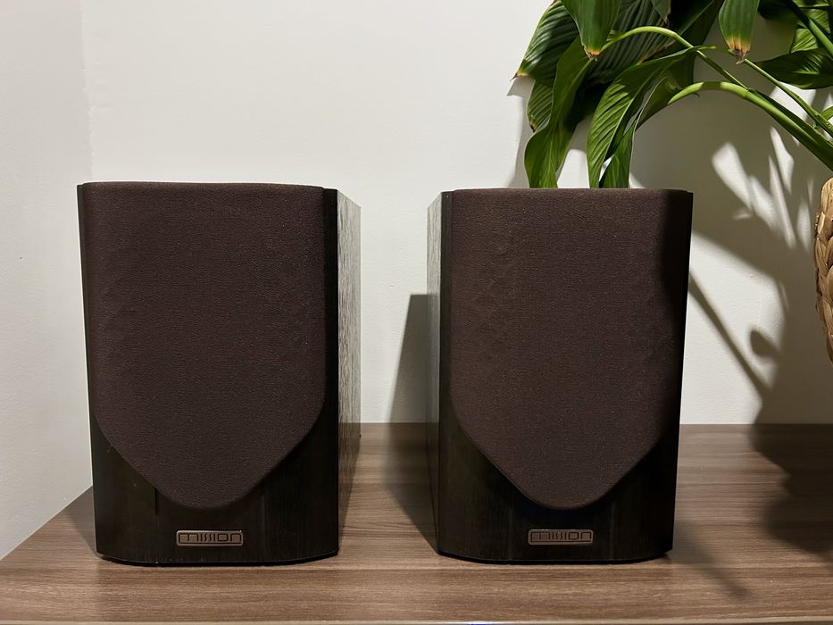 Mission m31i – kolumny podstawkowe