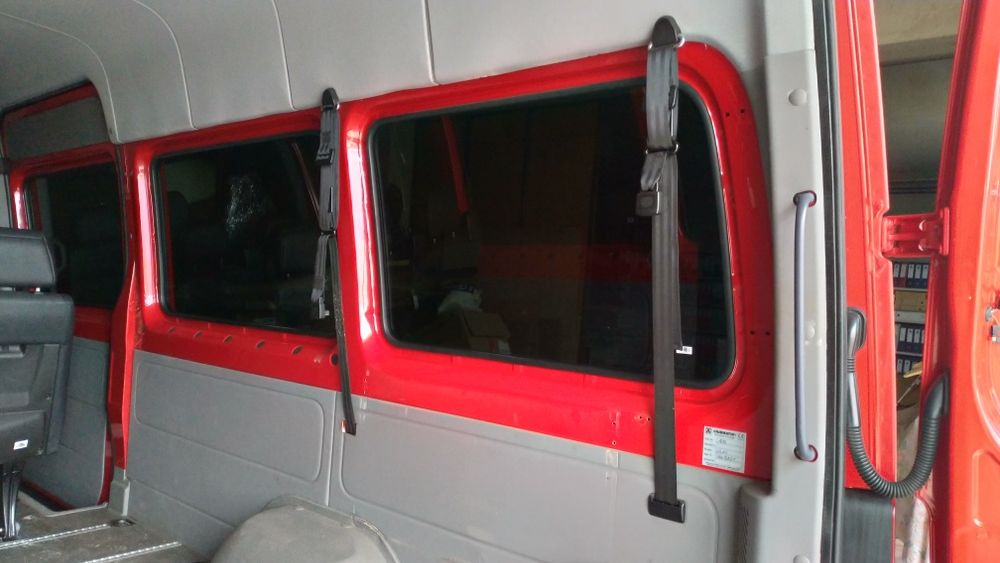 Conjunto cintos de segurança Mercedes Sprinter W906.  Carrinha de mobilidade.