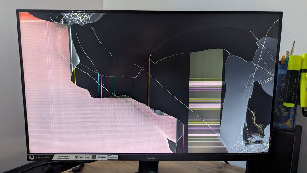 Monitor uszkodzony IIYAMA