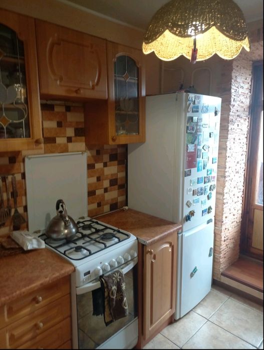 Продається 2 кімнатна , 54 м, вул. Дніпровська.