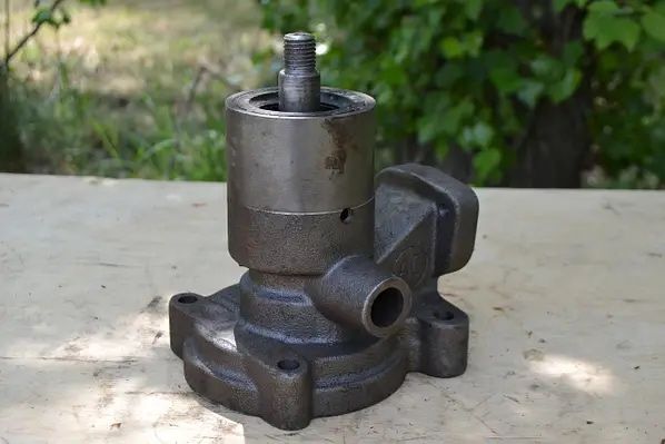 Водяний насос помпа МТЗ-80/82 ЮМЗ-6 ЯМЗ-236/238 крильчатка вентилятор