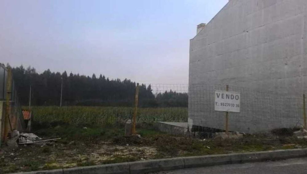 Terreno para construção bi familiar, em Águas Santas, Maia
