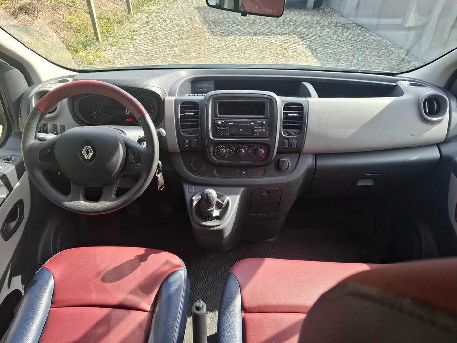 Renault Trafic 1.6 Dci Longa 9 Lugares  (COM IVA DEDUTIVEL INCLUIDO) de 2015