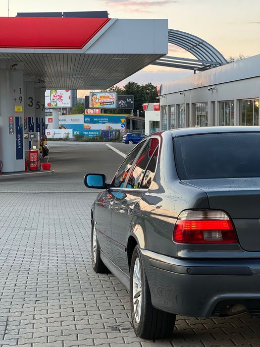 Е39 3.0 дизель 142 кіловати 2001 рік автомат