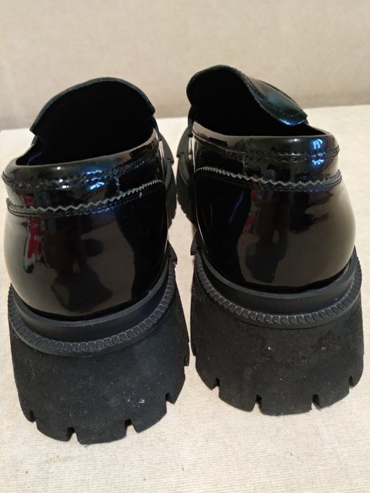 Жіночі лофери 38 р б/у