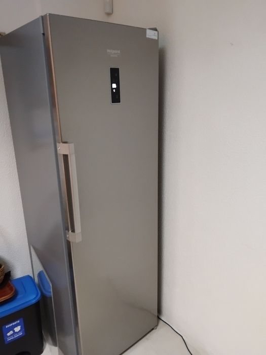 Frigorífico Hotpoint com um anode garantia