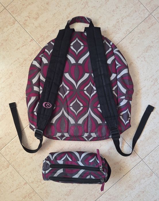 Mochila + Estojo DEEPLY Nova = 5€