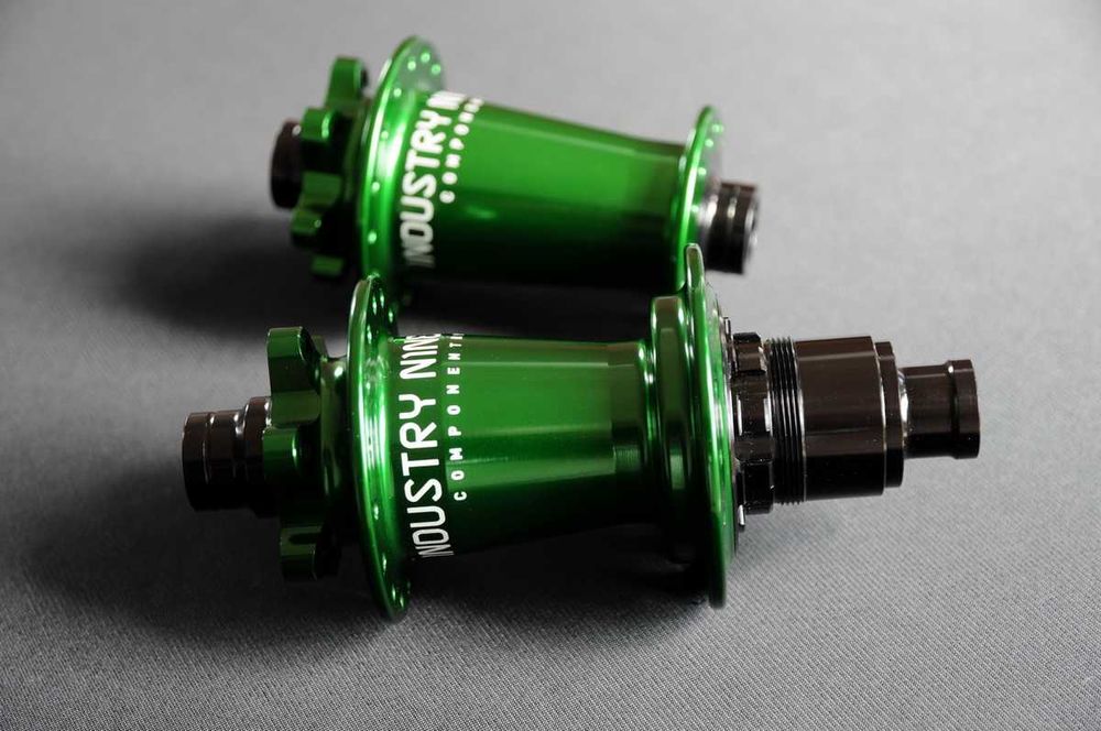 Piasty INDUSTRY NINE Hydra Boost, 15x110, 12x148, 6-bolt, 32H