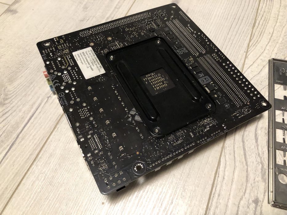 Материнська плата Mini itx asus a320 am4