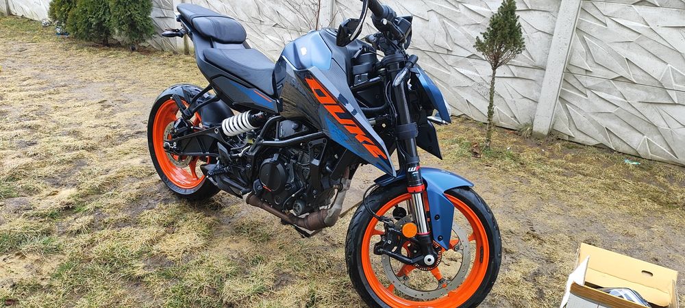KTM Duke 125 nowy model 2024 rok Sieroszewice • OLX.pl