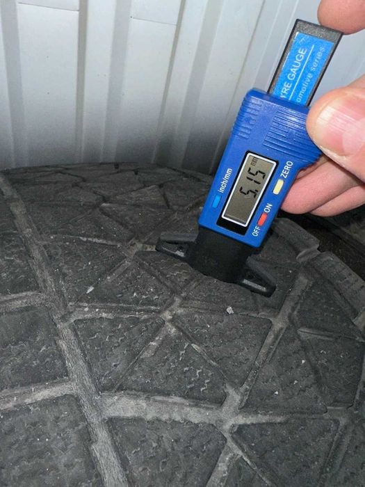 265/60 R18 Bridgestone Blizak DM-V2