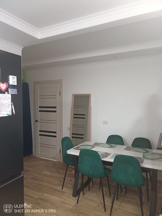 Продам  частину будинку  в центрі міста.