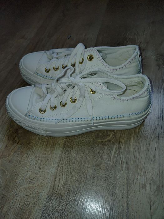 Białe converse na podeszwie all star