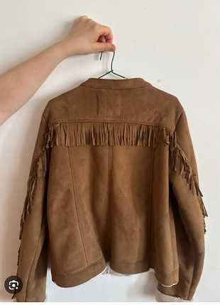 Стильная куртка с бахромой  на девочку