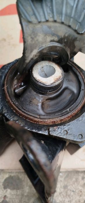 Подушка двигуна mazda gh 2.0